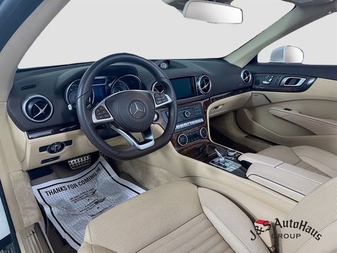 Used 2020 Mercedes-Benz SL 550 image 7
