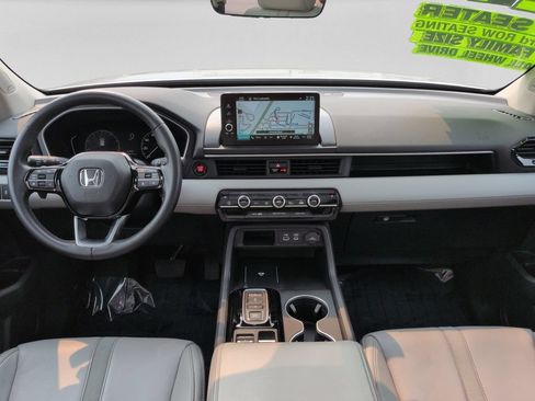 Used 2024 Honda Pilot Touring image 18
