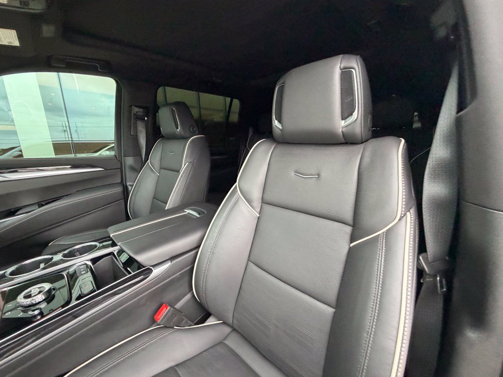Used 2025 Cadillac Escalade ESV Sport w/ Touring Package AWD/4WD image 11
