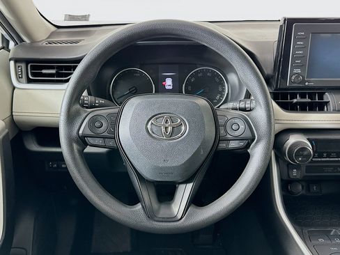 Used 2020 Toyota RAV4 XLE w/ Carpet Mat Package image 18
