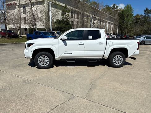 New 2026 Toyota Tacoma SR5 AWD/4WD image 2