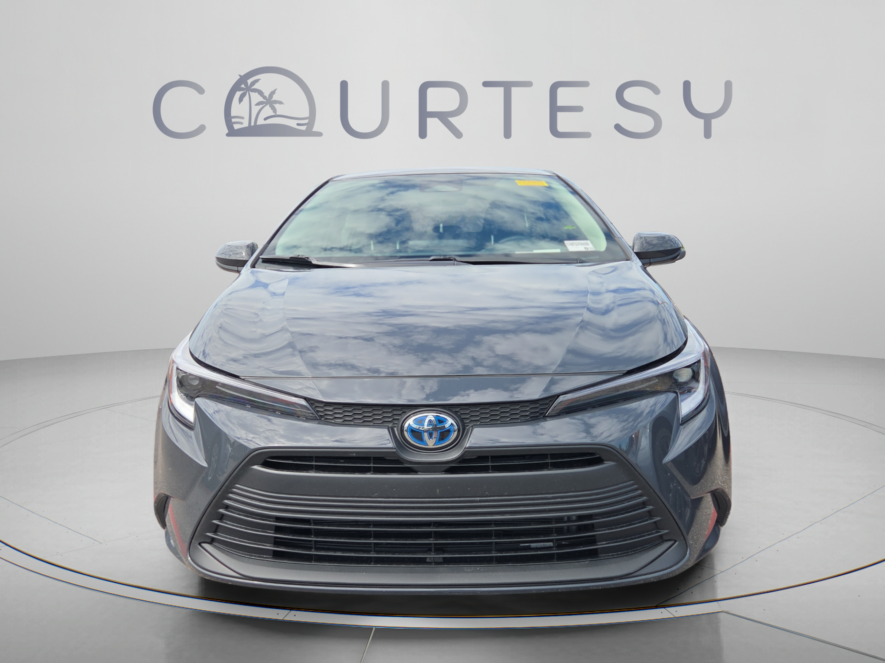 Certified 2025 Toyota Corolla LE FWD image 4