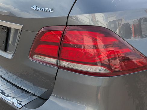 Used 2017 Mercedes-Benz GLE 400 4MATIC image 11