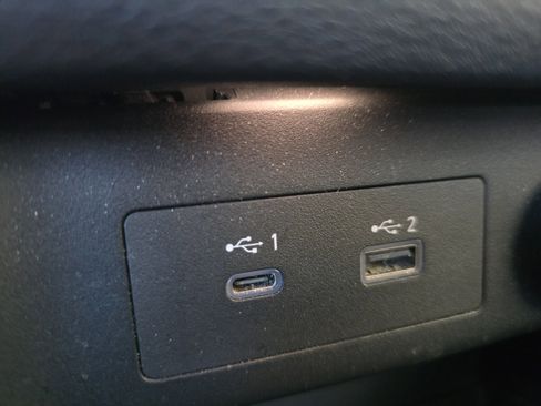 Used 2021 Nissan Rogue S FWD image 19