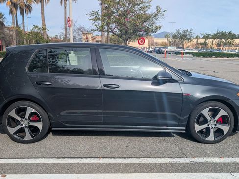 Used 2017 Volkswagen GTI Sport image 4