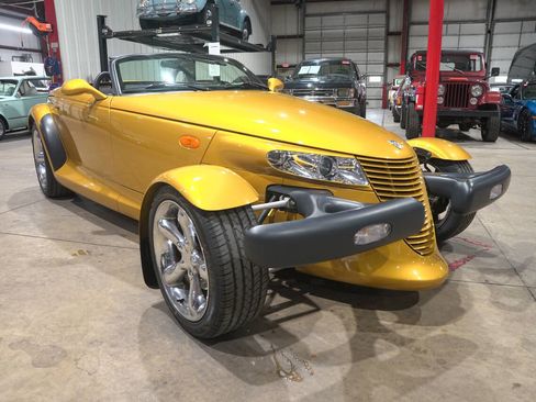 Used 2002 Chrysler Prowler RWD image 12