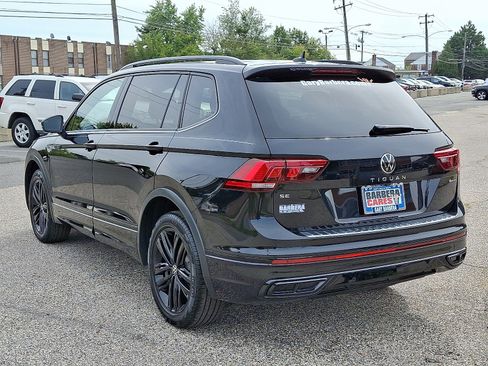 Used 2022 Volkswagen Tiguan SE R-Line image 4