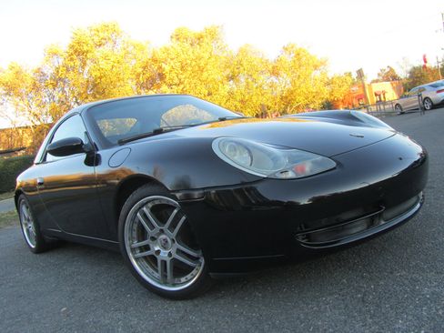 Used 2001 Porsche 911 Carrera image 2