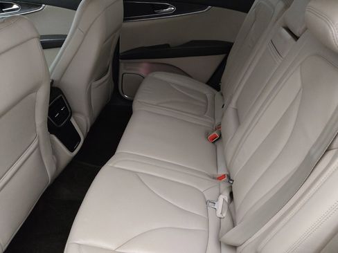 Used 2017 Lincoln MKX Reserve FWD image 18