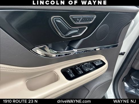 Certified 2024 Lincoln Corsair AWD image 14