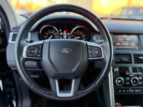 Used 2018 Land Rover Discovery Sport SE image 38