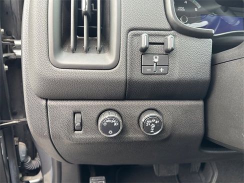 Used 2021 Chevrolet Colorado ZR2 image 18