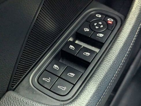Used 2022 Porsche Panamera 4 Platinum Edition image 18