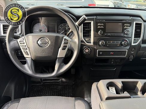 Used 2018 Nissan Titan S image 24