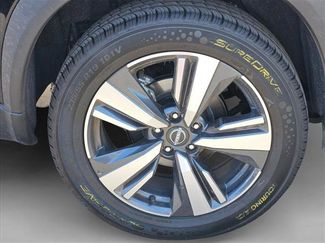 Used 2026 Nissan Rogue SL FWD video 3