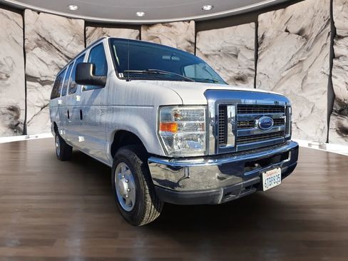 Used 2012 Ford E-350 and Econoline 350 XLT image 3