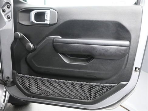Used 2020 Jeep Wrangler Sport image 17