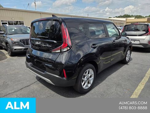Used 2025 Kia Soul LX w/ LX Technology Package FWD image 14