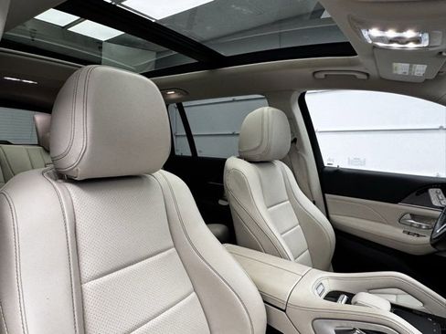 Used 2023 Mercedes-Benz GLS 450 4MATIC image 18