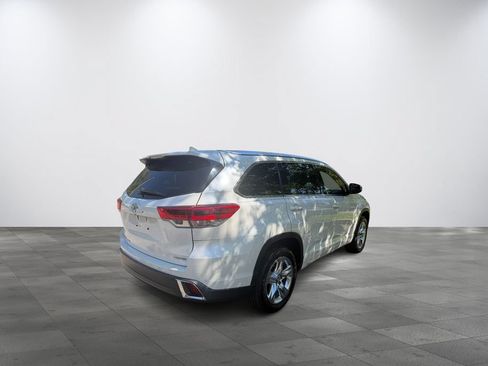 Used 2018 Toyota Highlander Limited FWD image 4