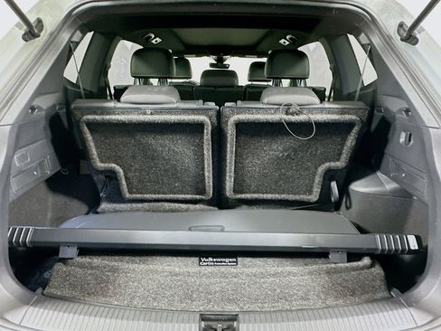Used 2022 Volkswagen Tiguan SE R-Line image 28