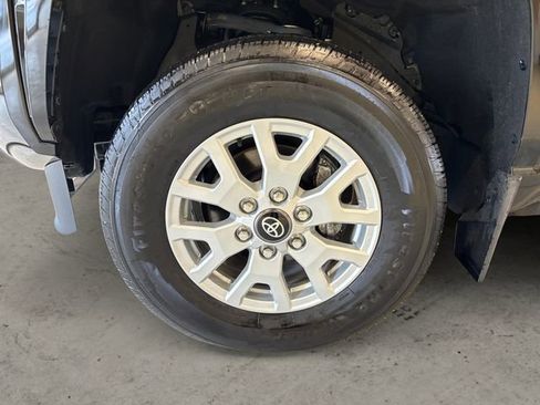 Used 2024 Toyota Tacoma SR5 AWD/4WD image 15