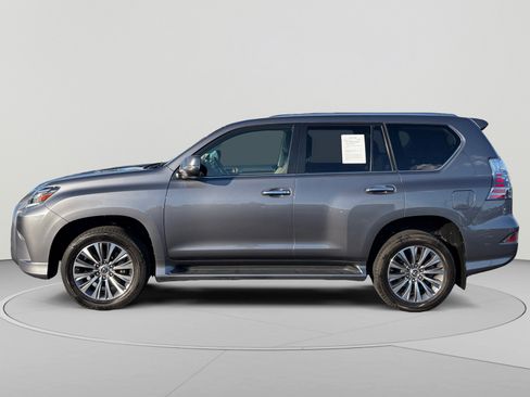 Used 2020 Lexus GX 460 Luxury w/ Accessory Package AWD/4WD image 2