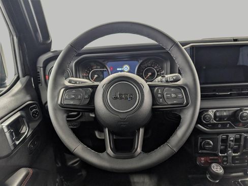 Used 2025 Jeep Wrangler Unlimited Rubicon AWD/4WD image 6