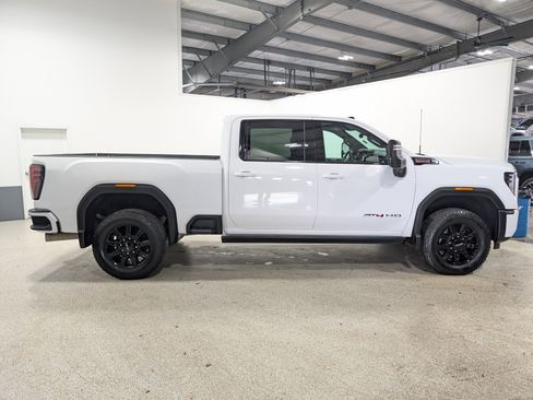 Used 2024 GMC Sierra 3500 AT4 w/ AT4 Premium Plus Package AWD/4WD image 2