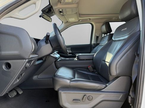 Certified 2025 Ford Expedition Max Platinum image 9