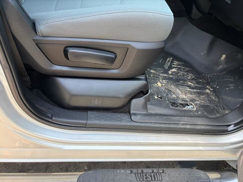 Used 2017 RAM 2500 SLT AWD/4WD image 42