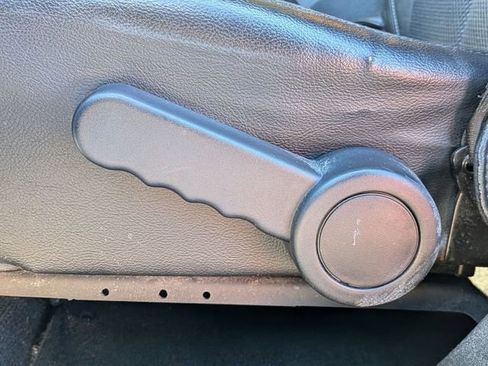 Used 2016 Jeep Wrangler Unlimited Sahara image 13