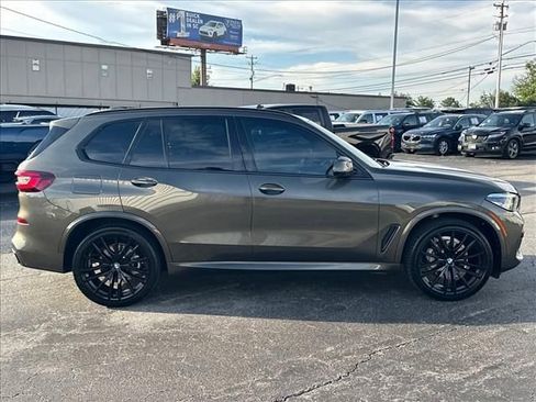 Used 2023 BMW X5 xDrive40i w/ M Sport Package AWD/4WD image 12