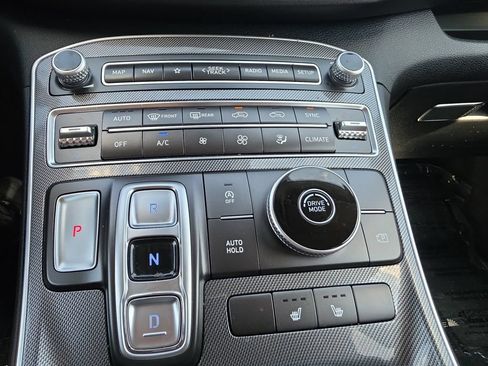Used 2023 Hyundai Santa Fe SEL FWD image 18
