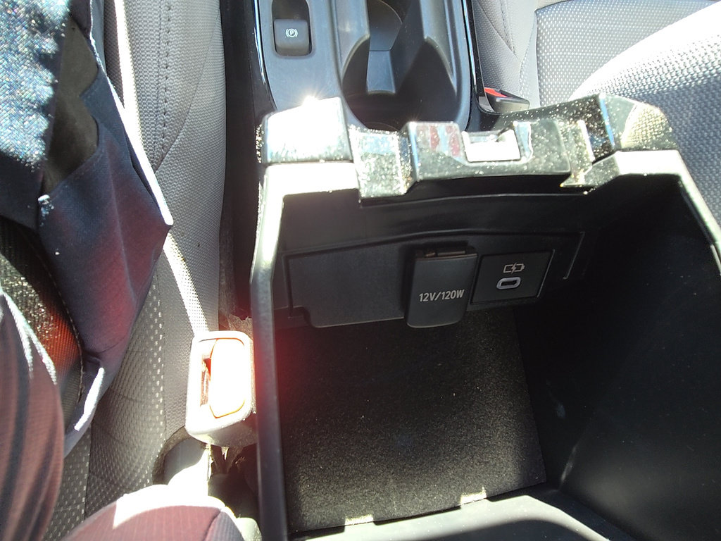 Certified 2023 Toyota Corolla SE w/ Carpet Mat Package (TMS) FWD image 17