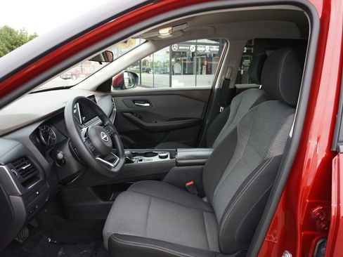 Used 2023 Nissan Rogue SV AWD/4WD image 24