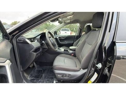 Certified 2025 Toyota RAV4 XLE FWD image 16