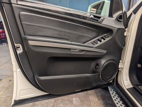 Used 2011 Mercedes-Benz ML 63 AMG 4MATIC image 18