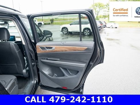 Certified 2024 Volkswagen Atlas SE w/ Black Wheel Package image 14