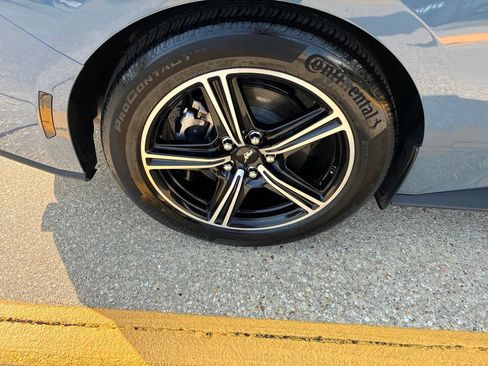 Used 2025 Ford Mustang Coupe RWD image 7