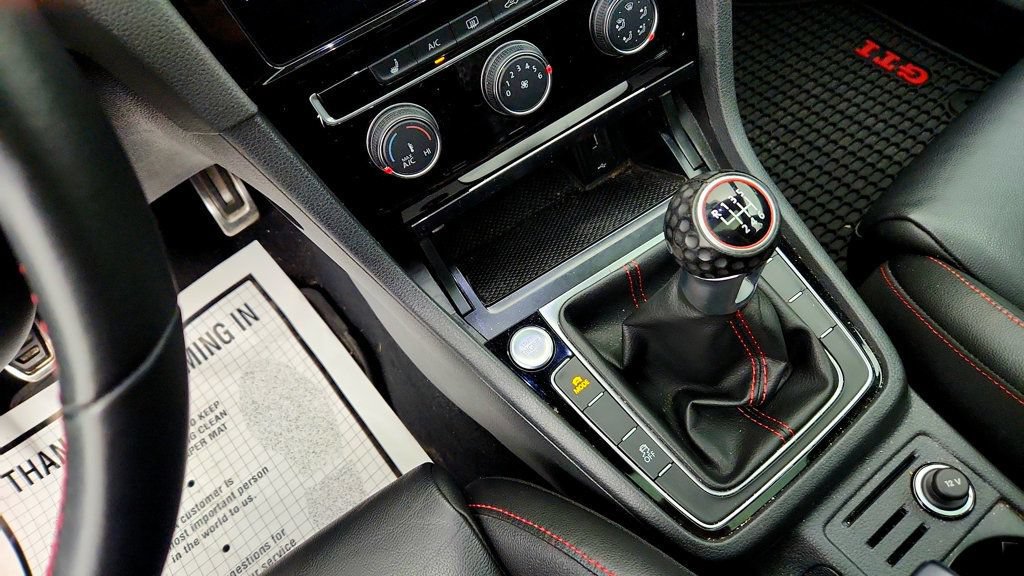 Used 2019 Volkswagen GTI SE FWD image 16