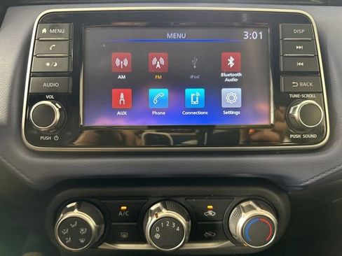 Used 2023 Nissan Versa SV FWD image 13