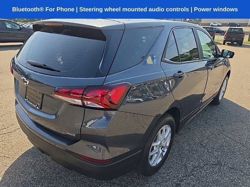 Used 2022 Chevrolet Equinox LS AWD/4WD image 3