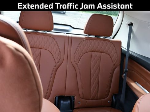 Used 2022 BMW X7 xDrive40i w/ Executive Package AWD/4WD image 16