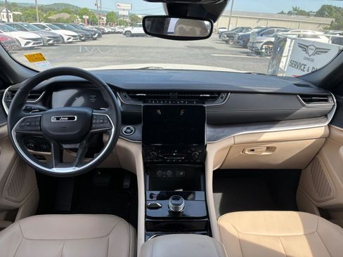 Used 2023 Jeep Grand Cherokee L Limited image 21