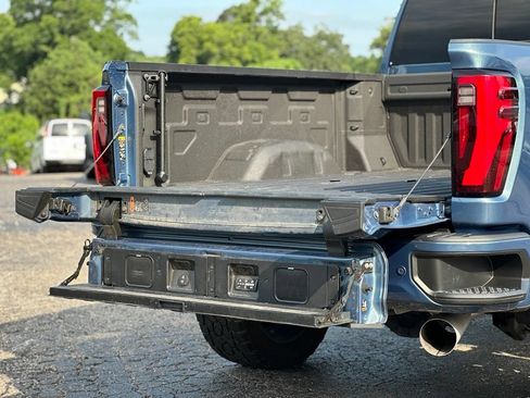 Used 2024 GMC Sierra 2500 Denali Ultimate AWD/4WD image 19