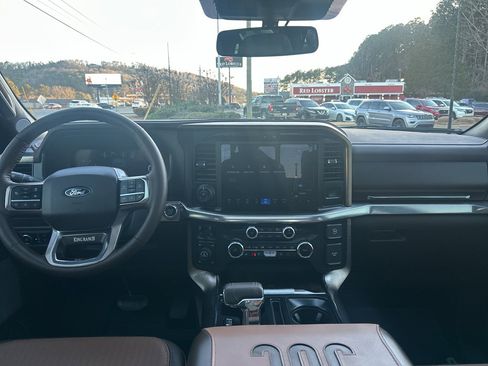 Used 2025 Ford F150 King Ranch w/ FX4 Off-Road Package image 14