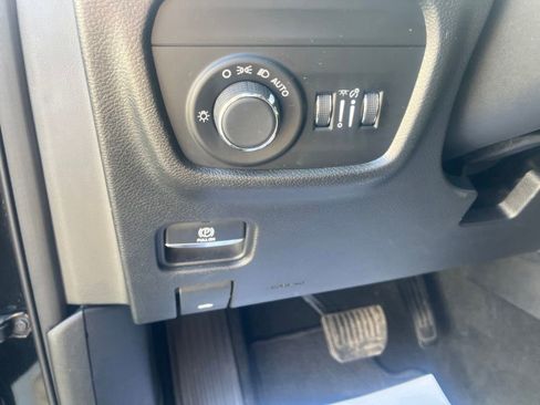 Used 2023 Jeep Grand Cherokee Altitude AWD/4WD image 25