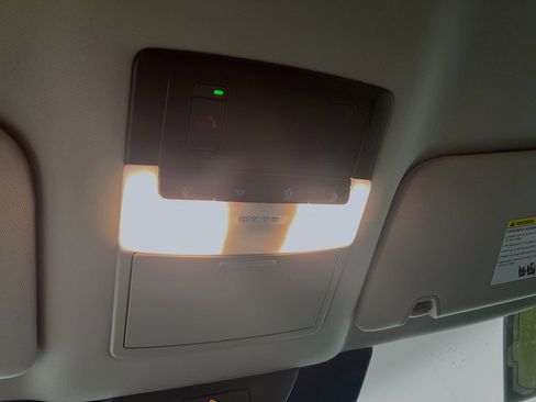 Used 2024 Nissan Pathfinder SV image 21