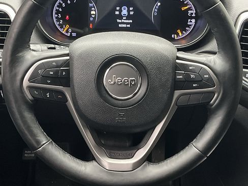 Used 2018 Jeep Grand Cherokee Altitude image 14